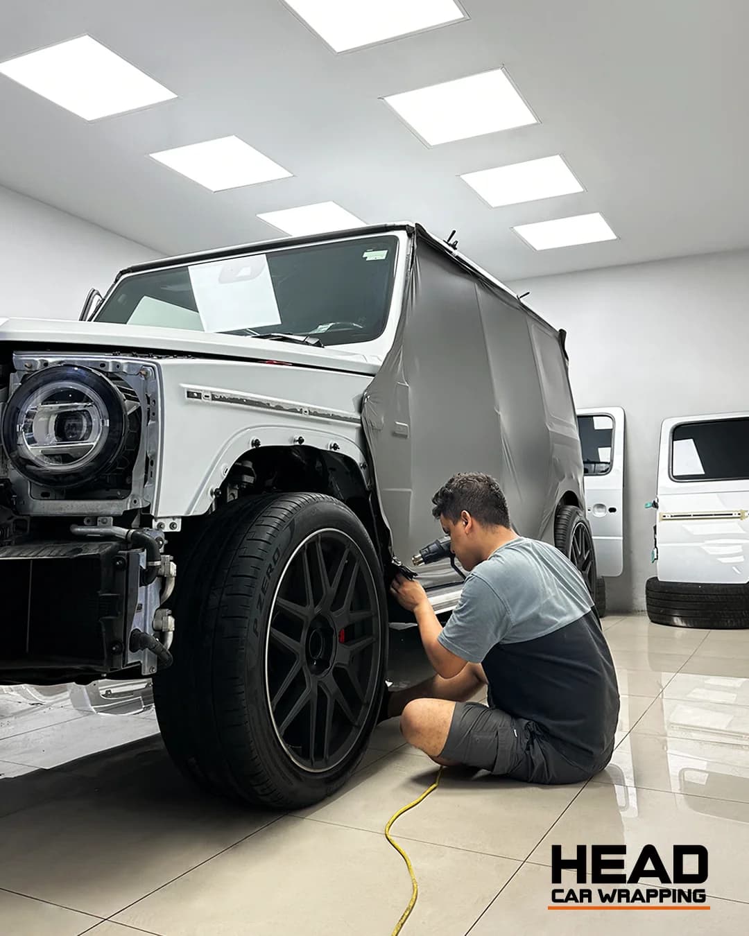 Instalación de Protección PPF en auto de lujo